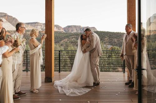 Stunning Luxury Family Home Near Zion National Park - image 8