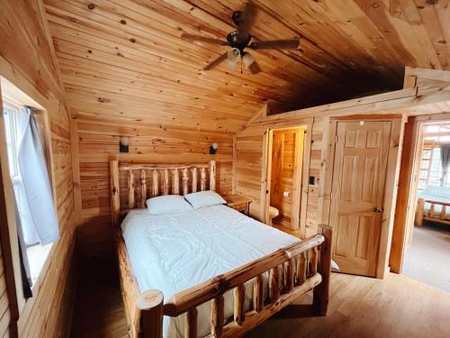 Deluxe Cabin Within Campground in Mifflinburg, USA