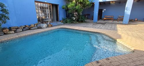 Oceanic Flashpackers accommodation in West Bank Village