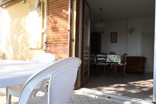 SE157 Senigallia, comodo trilocale con portico