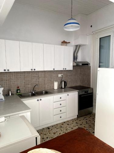 House with marina view, Plomari (foto 7)