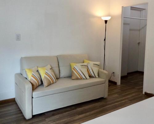 Kings Inn near The Gum Wall