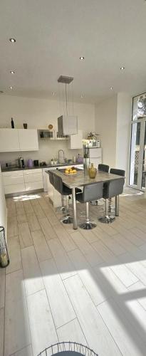 F3 ground floor, Hypercentre 2 min from Palace, Cannes (photo 4)
