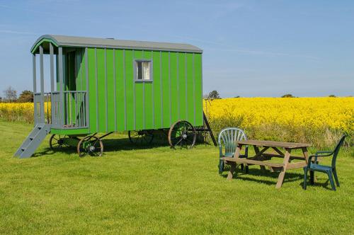 Halcyon - Shepherd's Hut, Northrepps