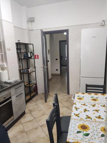 Casa Margherita, apartment in Cinecittà, Rome (photo 10)