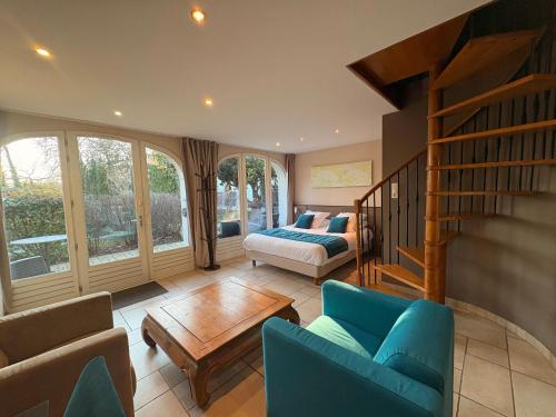 Hotel La Vinaigrerie LOGIS in Joinville