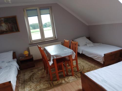 4 twin beds