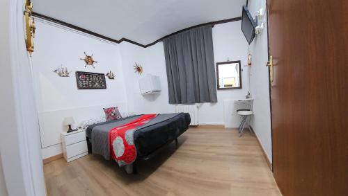 Double Room image 10