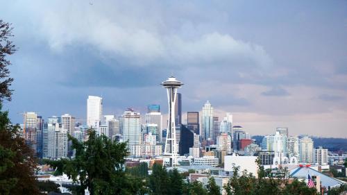 Located in heart of Seattle (WA)