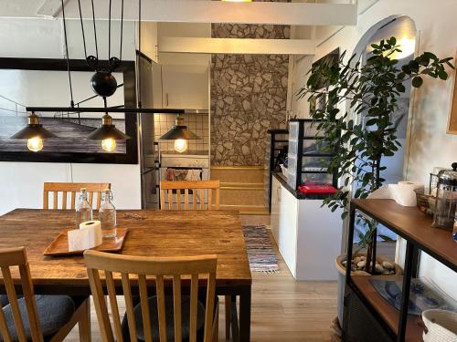Cozy guesthouse with perfect location in 시르세베리
