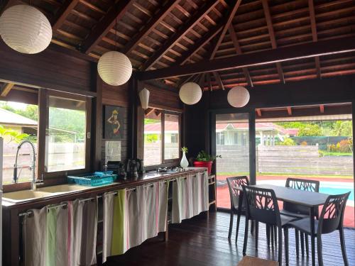 Heipoe Lodge in Faaroa Öböl