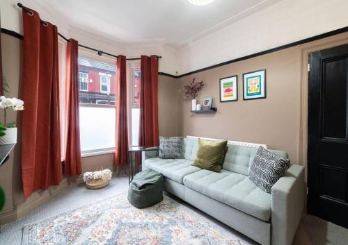 Best Work Stays 4 Bedroom Washer FreeParking in Edge Hill