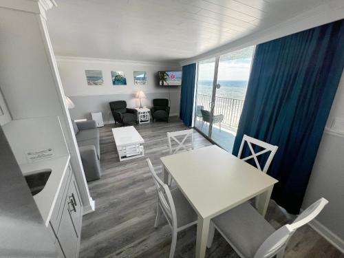 陽台/露台, 拉尼凱島度假村 (Lani Kai Island Resort) in 水濱/海灘