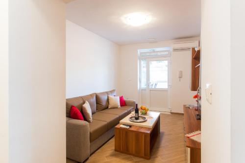 Apartments Gravosa - image 8