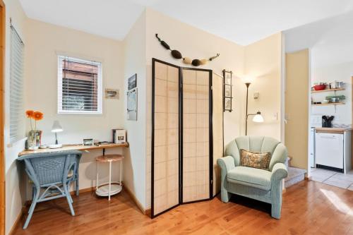 Tyee Retreat Cozy Lofted 1 Bedroom Cabin in อูคลูเล็ต (BC)