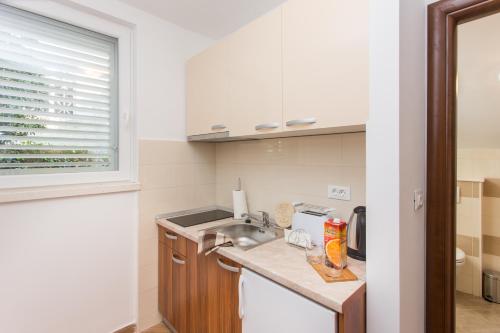 Apartments Gravosa - image 7