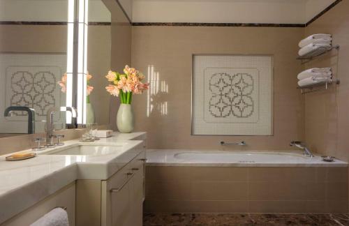 Grand Premium Room image 2