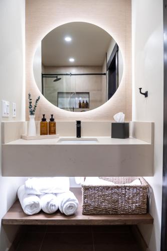 Suite, lake view