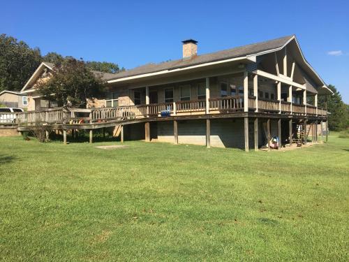 cozy, quiet, rural hideaway close to everything2 in Jacksonville