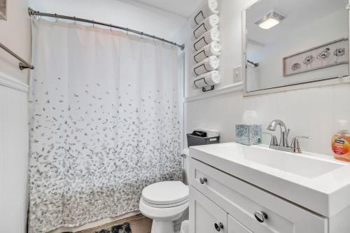 Gorgeous 3 bedroom home, minutes from Lambeau! in Green Bay, USA