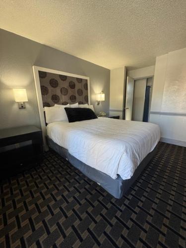 1 queen bed