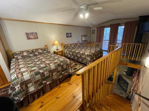 Amazing Cabin fireplace and stream #11 Amazing Cabin fireplace and stream #11