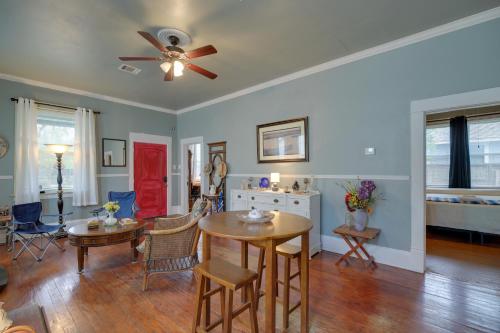 Pet-Friendly Home with Yard 3 Mi to Dtwn Houston! in Houston, USA