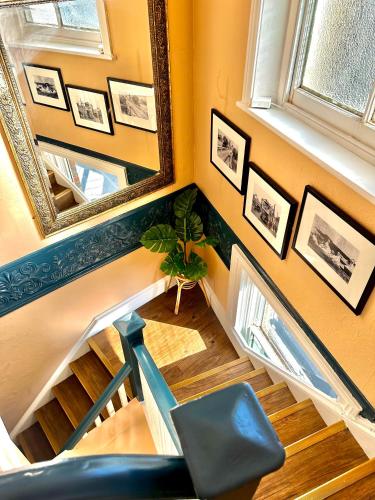 The Red Cow - Guest House near White Cross