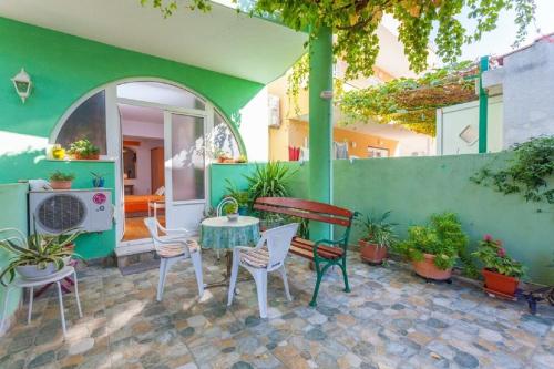 Apartment Tomislava - ground floor - image 7