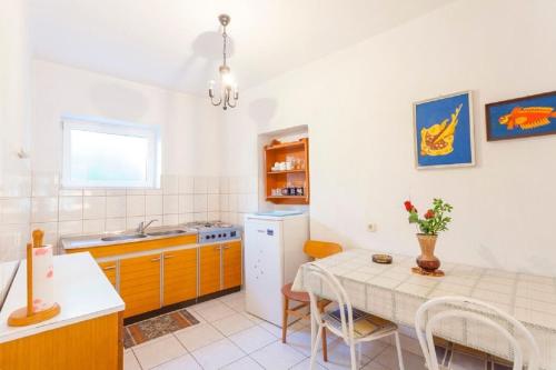 Apartment Tomislava - ground floor - image 10