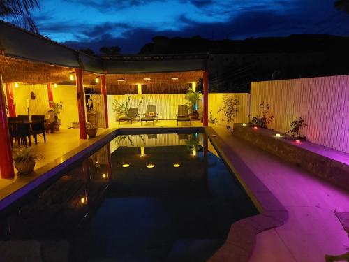 Fürdőszoba, Baan Si Khao yanui near Promthep Cape