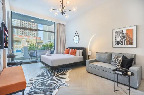 Stylish Studio Retreat Modern Stay in JVC, Dubai