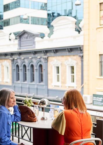 Restaurant, Hotel Richmond on Rundle Mall near Adelaide botaniske hage