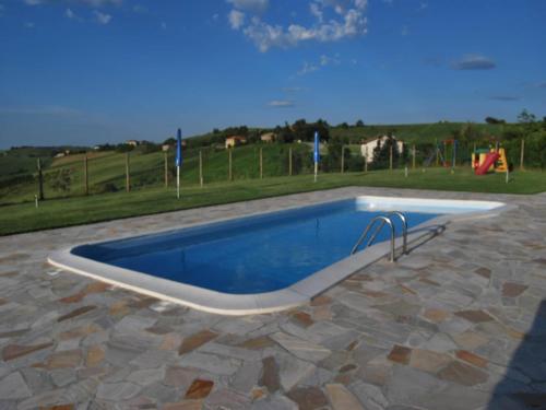 泳池, Farmhouse in Marche with Pool & Verdicchio Wines in 蒙泰卡羅托