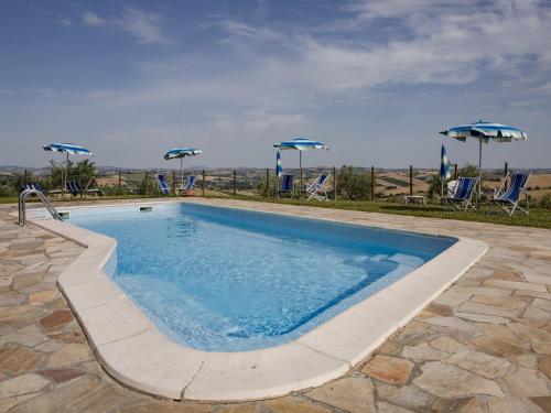 泳池, Farmhouse in Marche with Pool & Verdicchio Wines in 蒙泰卡羅托