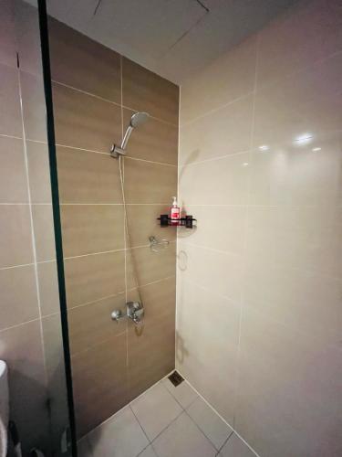 BGC Simple Elegant 300Mbps Wifi,Pool,Netflix, Manila