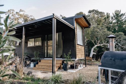 Sandy Hill Forest Tiny Home in Yankalilla