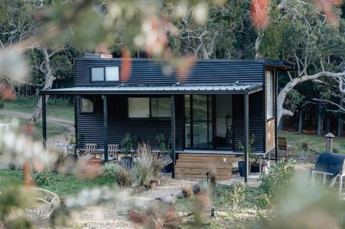 Sandy Hill Forest Tiny Home in Yankalilla