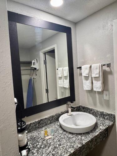 Travelodge by Wyndham Great Falls - image 13