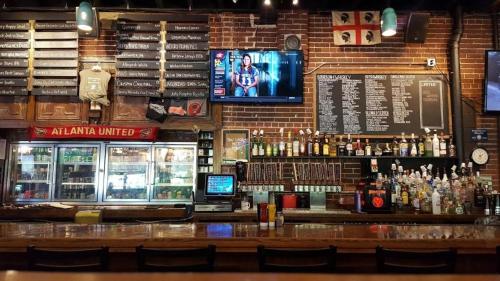 Étterem, Atlanta Charming Private Room 1 in East Atlanta