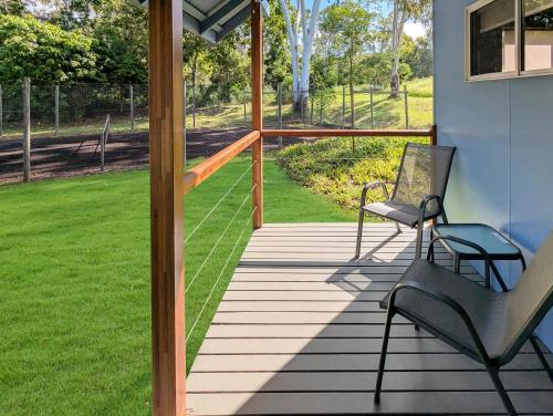 花園, 古姆格林山林小屋 (Gumnut Glen Cabins) in 耶蓬