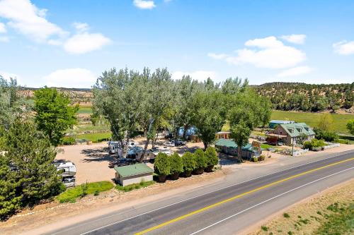 Mount Carmel Motel & RV Near Zion NP Bryce Room - image 4