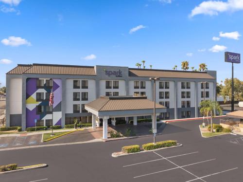 Spark by Hilton Bakersfield Central, Bakersfield