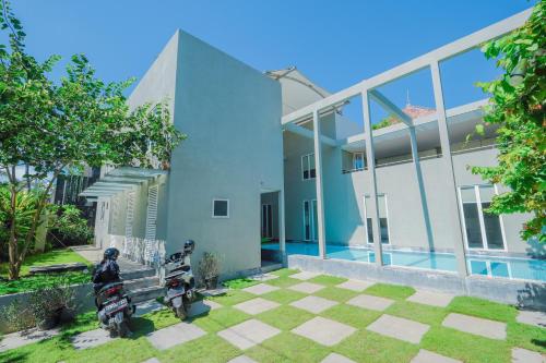 Naiika Villa 3 BR Private Pool in Seminyak