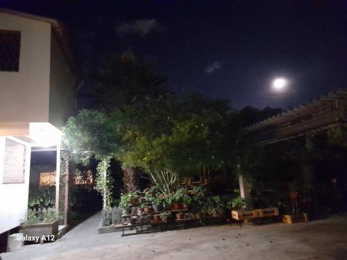 Rose Garden in กวยยาบัมบา