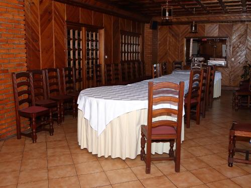 餐廳, Residencial Albergaria in 帕雷德斯德高拉