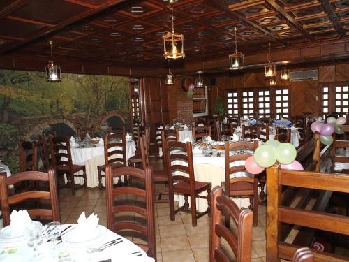 餐廳, Residencial Albergaria in 帕雷德斯德高拉