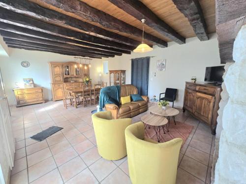 Gîte de charme avec cheminée en Dordogne - FR-1-616-466 (Gite de charme avec cheminee en Dordogne - FR-1-616-466) in Hautefort