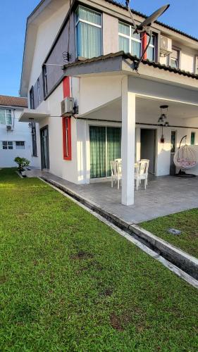Exterior view, MeRiz Islamic Homestay, Bukit Beruntung near Pasar Malam Bukit Sentosa Night Market