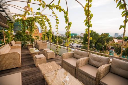 Restaurant, Palace Gate Hotel & Resort by EHM in Phnom Penh